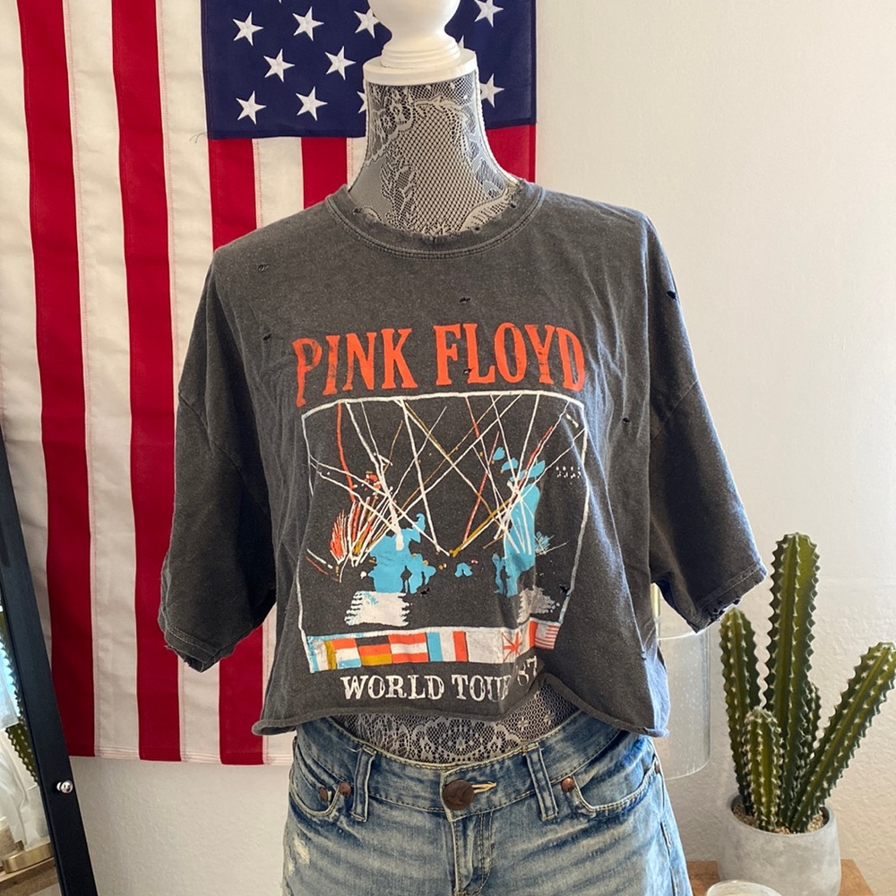 Pink Floyd cropped tee!
